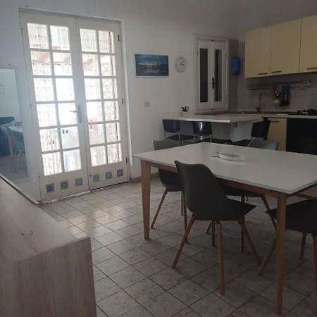 Flore's House Ostuni 펜션 *